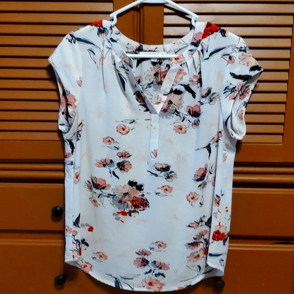 Fun2fun Stitch Fix Cream Floral Blouse M